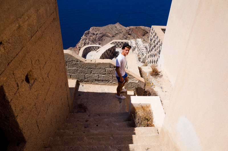 Illustration for article titled GREECE : 40 HOURS IN SANTORINI